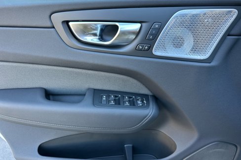 New 2026 Volvo XC60 T8 Polestar image 9