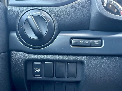 Used 2023 Nissan Titan S w/ S Utility Package image 18