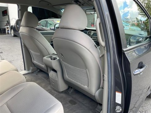 Used 2016 Kia Sedona LX w/ LX Convenience Package image 51