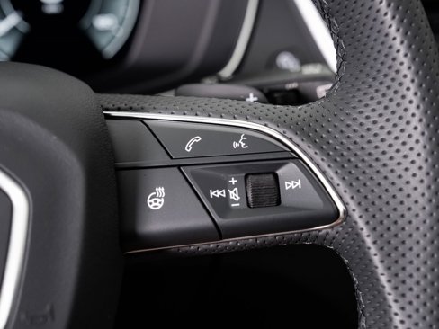 Used 2024 Audi Q5 e Premium Plus image 13