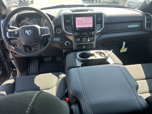 New 2026 RAM 1500 4x4 Crew Cab image 21