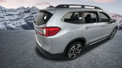 New 2025 Subaru Ascent Limited image 3