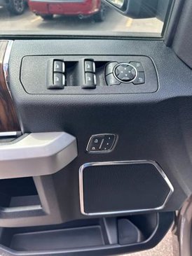 Used 2018 Ford F150 Lariat w/ Trailer Tow Package image 11