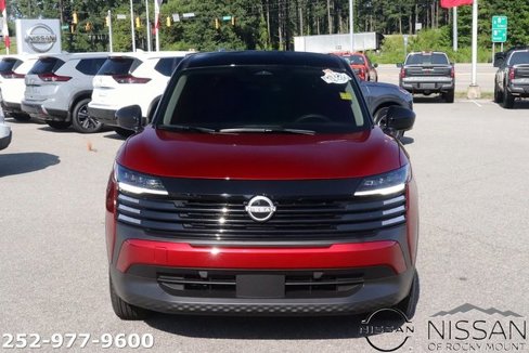 Used 2025 Nissan Kicks SV w/ Charging Package image 2