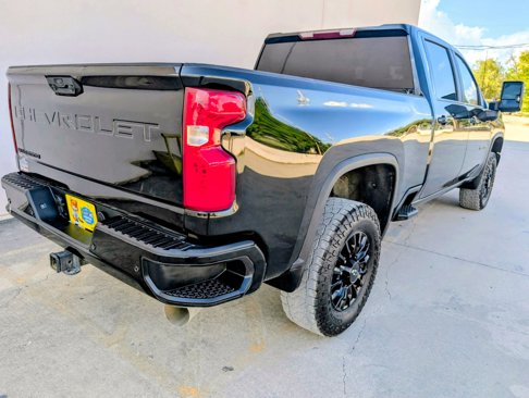 Used 2021 Chevrolet Silverado 2500 LT w/ Midnight Edition image 8