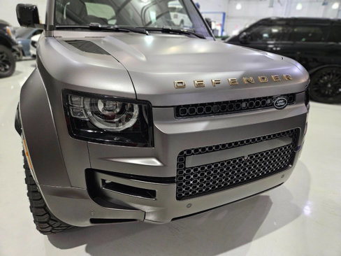 Used 2025 Land Rover Defender 110 image 48