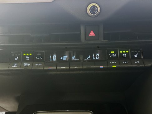 Used 2025 Toyota Crown Signia image 23