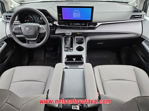 New 2025 Toyota Sienna XLE w/ XLE Plus Package image 8