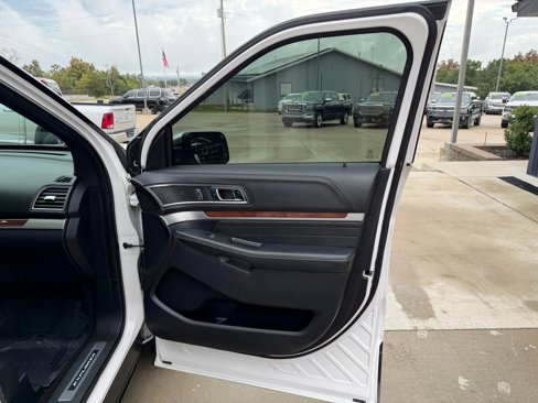 Used 2019 Ford Explorer Platinum image 52