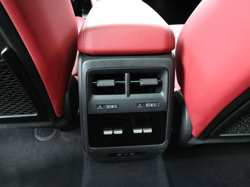 Certified 2025 Porsche Macan 4S Electric image 25