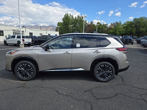 New 2026 Nissan Rogue Platinum image 8