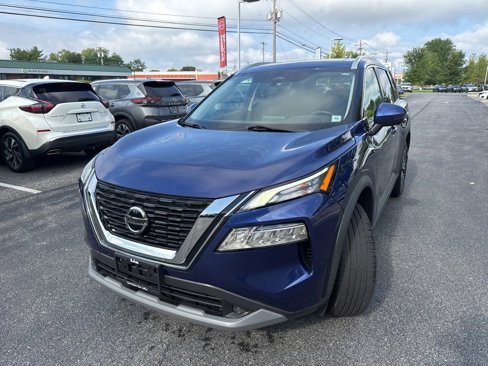 Certified 2021 Nissan Rogue SV w/ Premium Package image 6