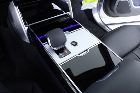 New 2025 Land Rover Range Rover SE image 22