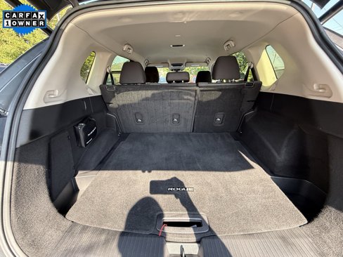 Used 2024 Nissan Rogue SV image 11