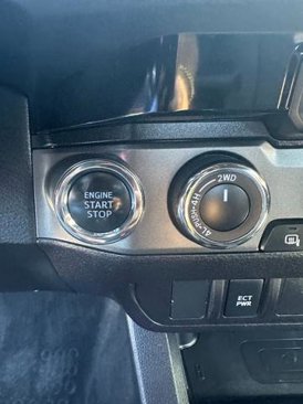 Used 2018 Toyota Tacoma TRD Sport w/ Technology Package image 16
