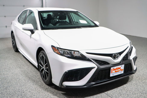 Used 2024 Toyota Camry SE image 5