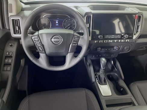 Used 2025 Nissan Frontier SV w/ SV Convenience Package image 19
