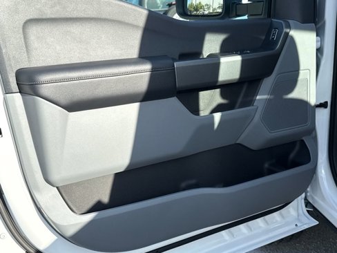 New 2025 Ford F350 4x4 Regular Cab Super Duty image 17