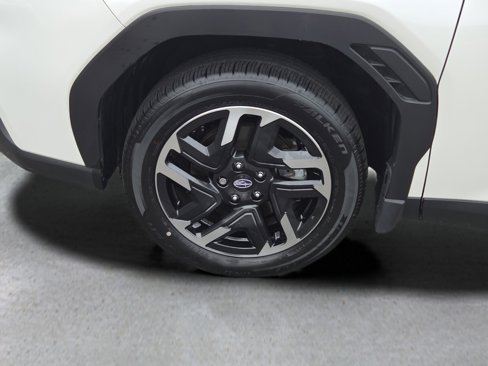 Certified 2025 Subaru Forester Limited image 30