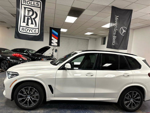 Used 2022 BMW X5 xDrive40i w/ M Sport Package image 9