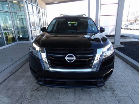 New 2025 Nissan Pathfinder SV image 2