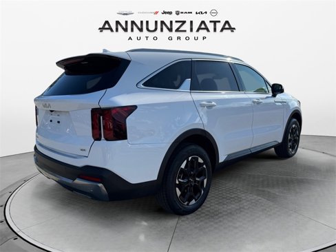 Used 2024 Kia Sorento S image 5