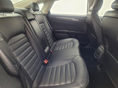 Used 2017 Ford Fusion SE w/ Fusion SE Technology Package image 19