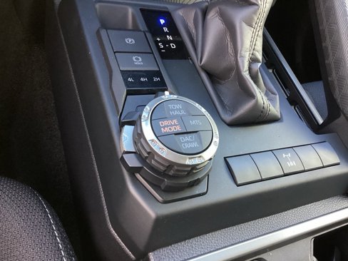 Used 2025 Toyota 4Runner 4WD image 21