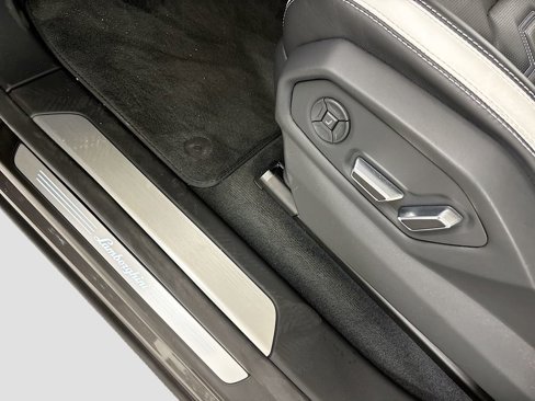 Used 2025 Lamborghini Urus SE image 26