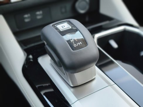 New 2025 Mitsubishi Outlander SE image 28