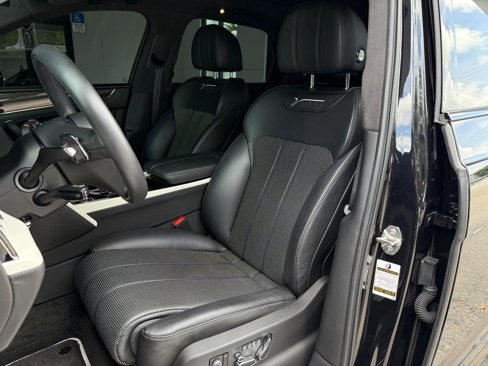 Used 2020 Bentley Bentayga Design Series image 23