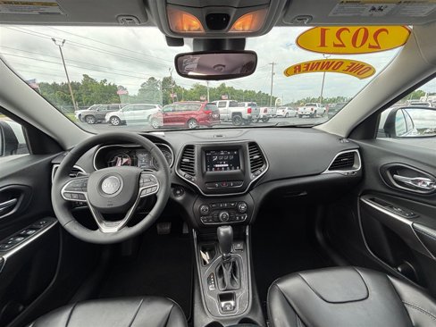 Used 2021 Jeep Cherokee Latitude Plus image 20
