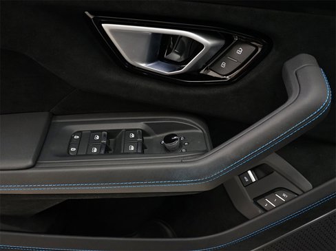 Used 2023 Lamborghini Urus Performante image 13
