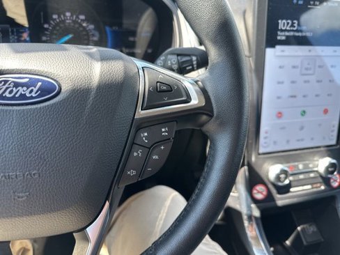 Used 2024 Ford Edge Titanium image 41