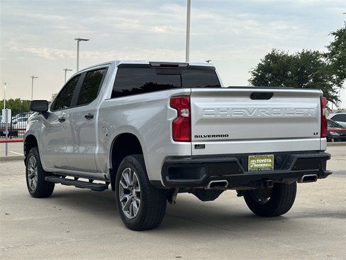 Used 2021 Chevrolet Silverado 1500 LT Trail Boss w/ Convenience Package II image 3