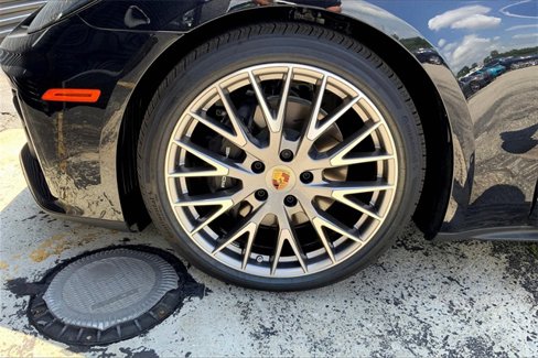 New 2025 Porsche Panamera 4 image 15
