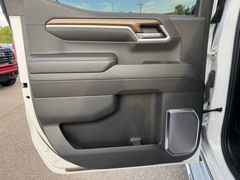 Used 2023 Chevrolet Silverado 1500 High Country w/ Technology Package image 21
