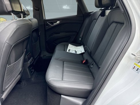New 2025 Audi Q4 e-tron Prestige image 15