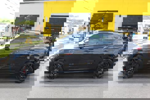 Used 2021 Maserati Levante image 24