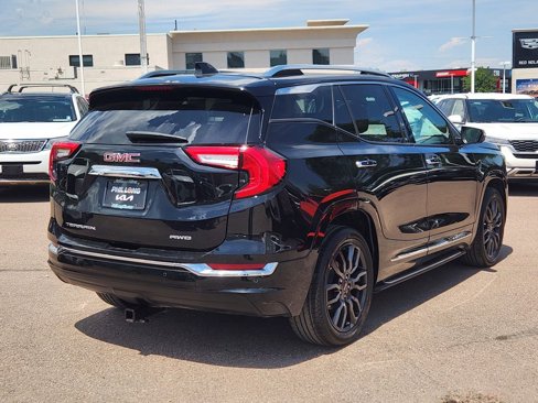 Used 2023 GMC Terrain Denali w/ Black Diamond Edition image 5