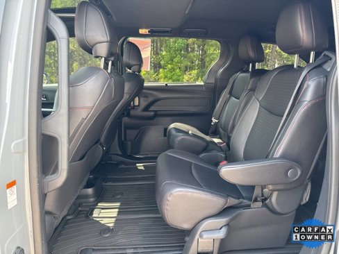 Used 2025 Toyota Sienna XSE image 36