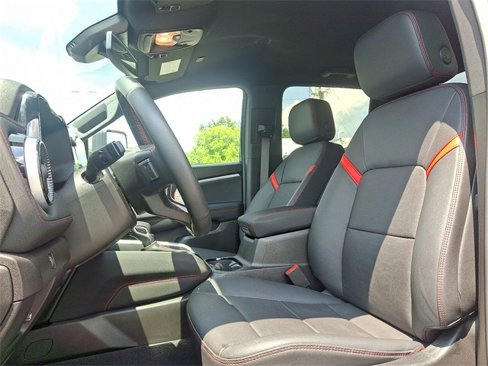 Used 2024 Chevrolet Colorado Z71 w/ Z71 Convenience Package 2 image 11