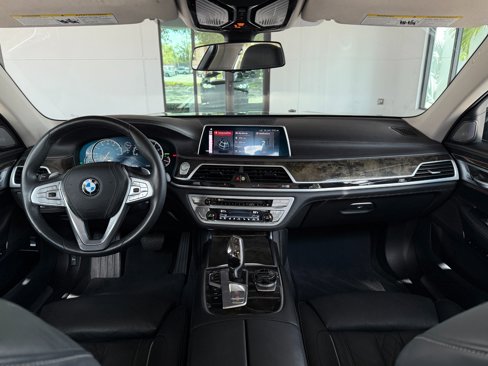 Used 2019 BMW 750i w/ Executive Package image 42