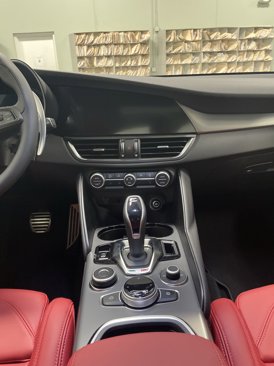New 2025 Alfa Romeo Giulia AWD w/ Veloce Package AWD image 14