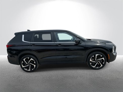 Used 2023 Mitsubishi Outlander SE image 6