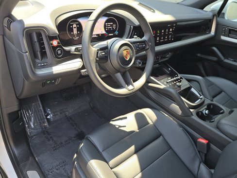 New 2025 Porsche Cayenne image 4