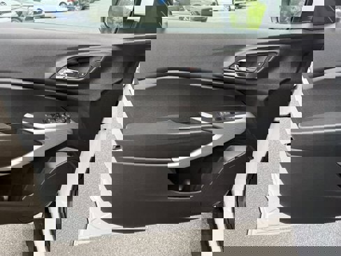 Used 2025 Chevrolet Trax LS w/ LS Convenience Package image 12