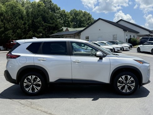 Used 2023 Nissan Rogue SV image 8