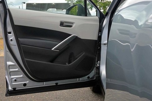 Used 2024 Toyota Corolla Cross L image 12