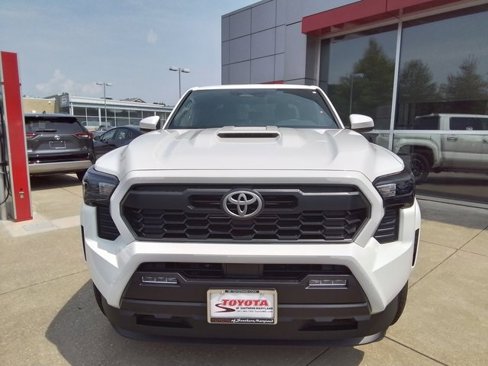 New 2025 Toyota Tacoma TRD Sport image 2